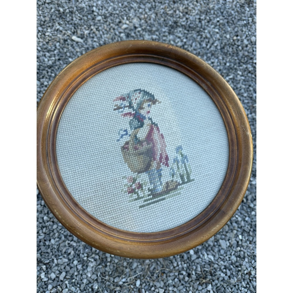 Vtg Wooden Side Pedestal Table‎ Needlepoint Top